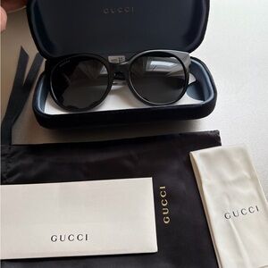 Gucci Black Round Sunglasses